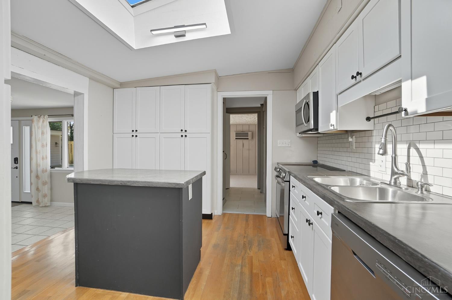 West Chester, Ohio 45069, United States, 3 Bedrooms Bedrooms, ,2 BathroomsBathrooms,Residential,Active,227170