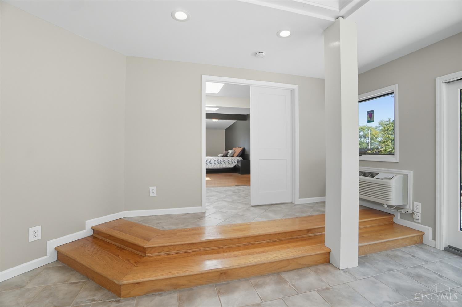 West Chester, Ohio 45069, United States, 3 Bedrooms Bedrooms, ,2 BathroomsBathrooms,Residential,Active,227170