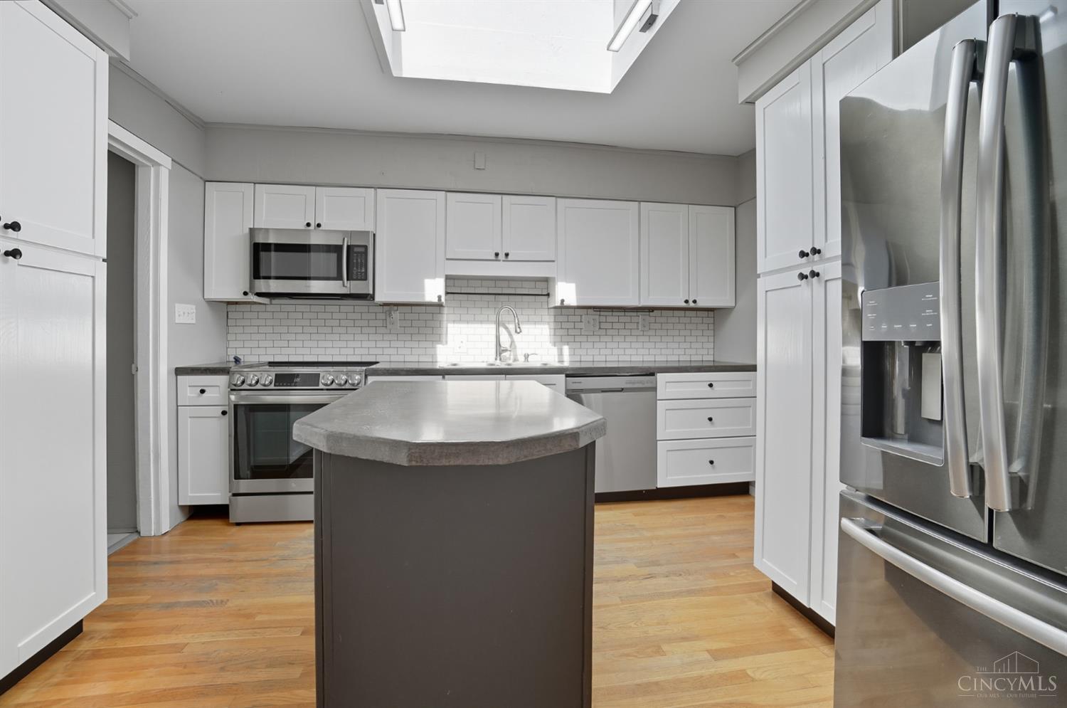 West Chester, Ohio 45069, United States, 3 Bedrooms Bedrooms, ,2 BathroomsBathrooms,Residential,Active,227170