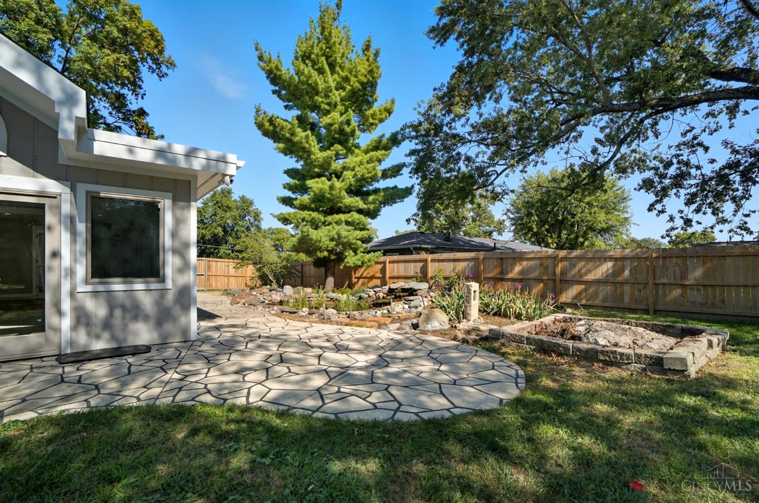 West Chester, Ohio 45069, United States, 3 Bedrooms Bedrooms, ,2 BathroomsBathrooms,Residential,Active,227170