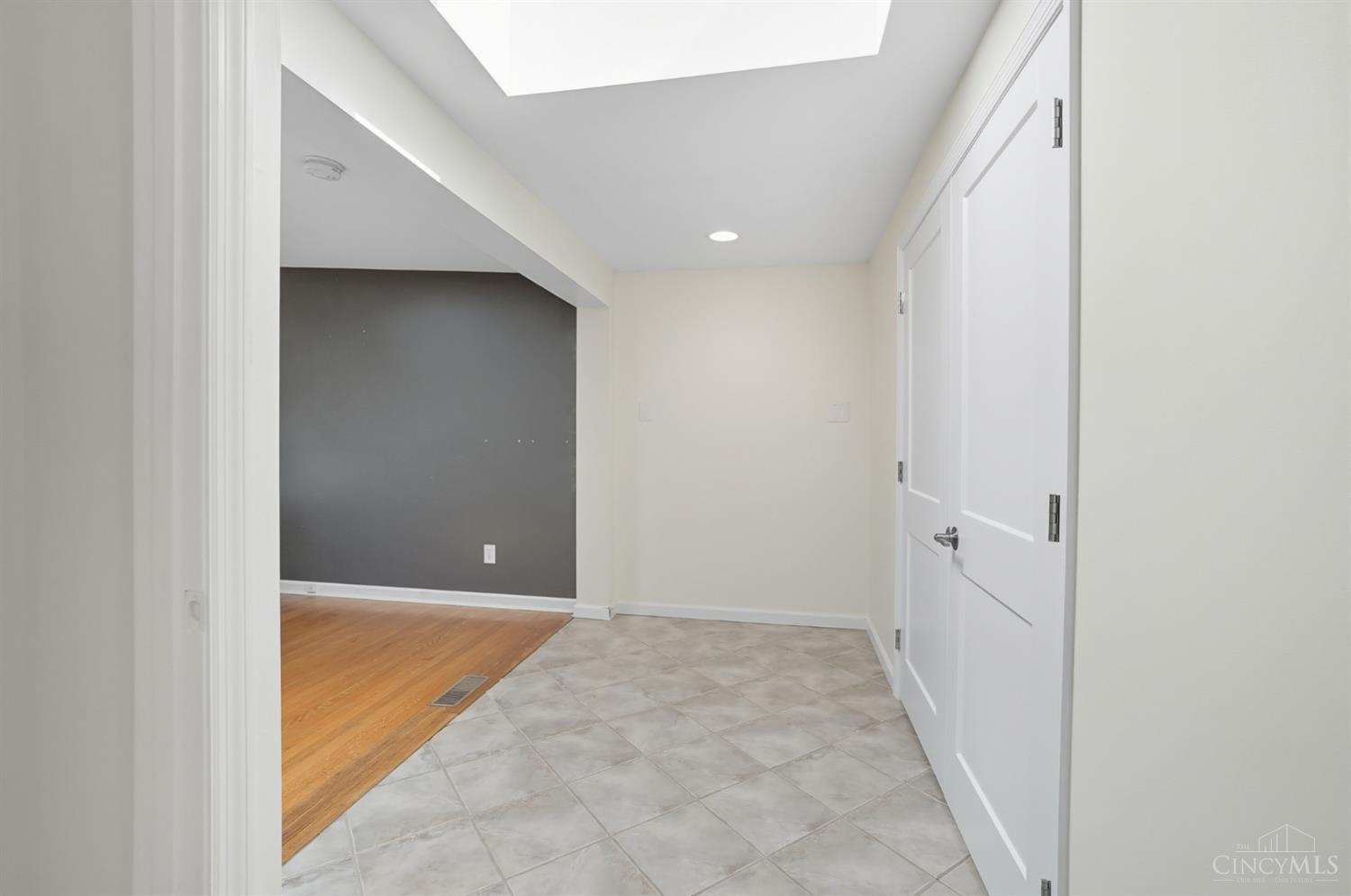 West Chester, Ohio 45069, United States, 3 Bedrooms Bedrooms, ,2 BathroomsBathrooms,Residential,Active,227170