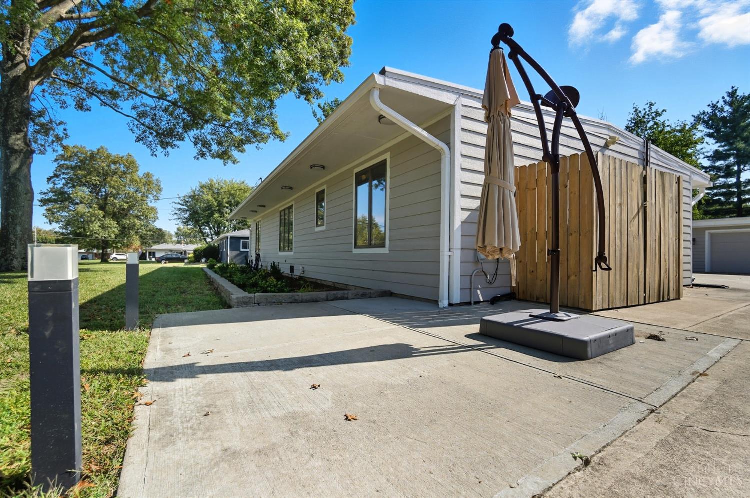 West Chester, Ohio 45069, United States, 3 Bedrooms Bedrooms, ,2 BathroomsBathrooms,Residential,Active,227170