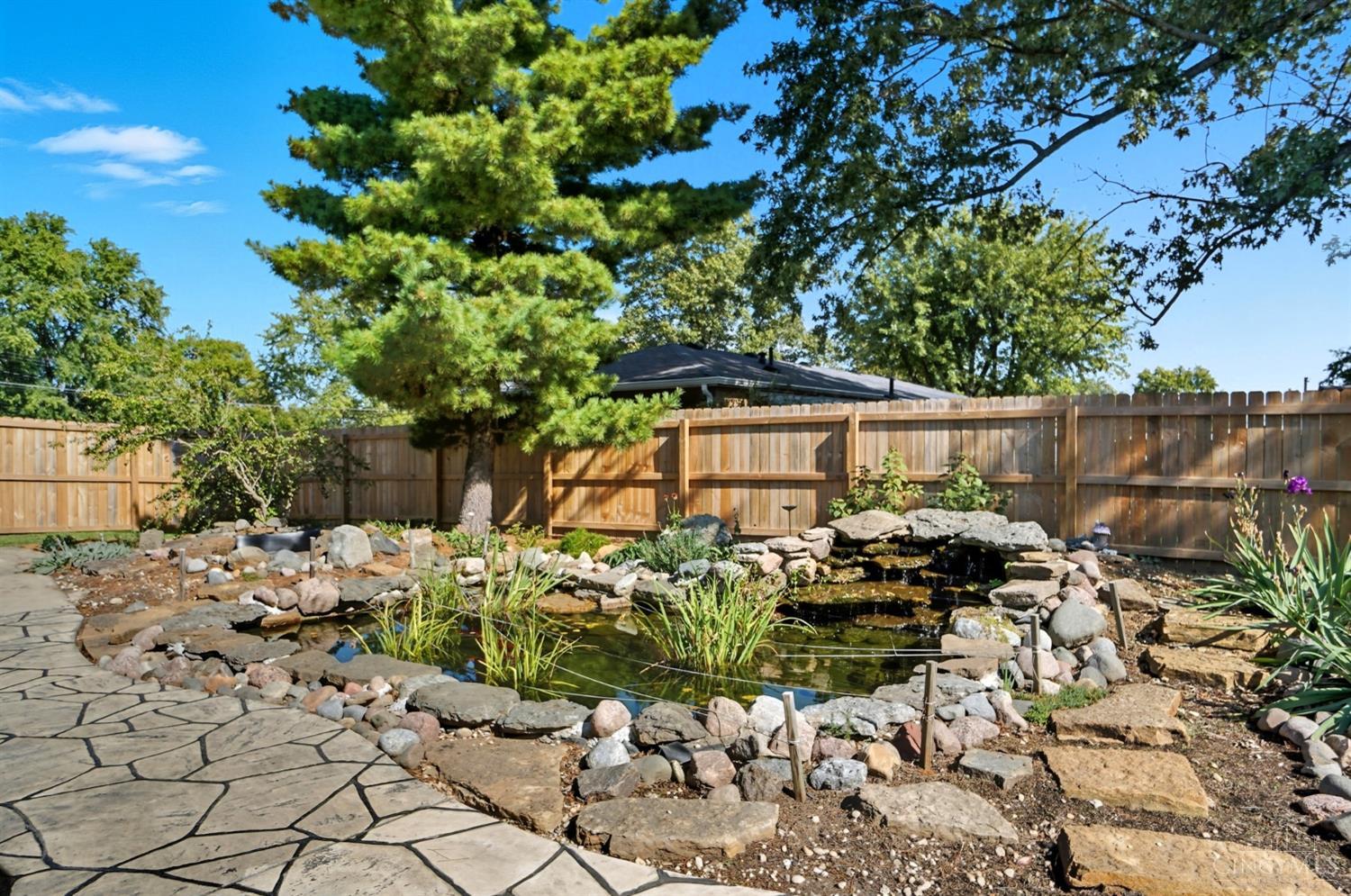 West Chester, Ohio 45069, United States, 3 Bedrooms Bedrooms, ,2 BathroomsBathrooms,Residential,Active,227170