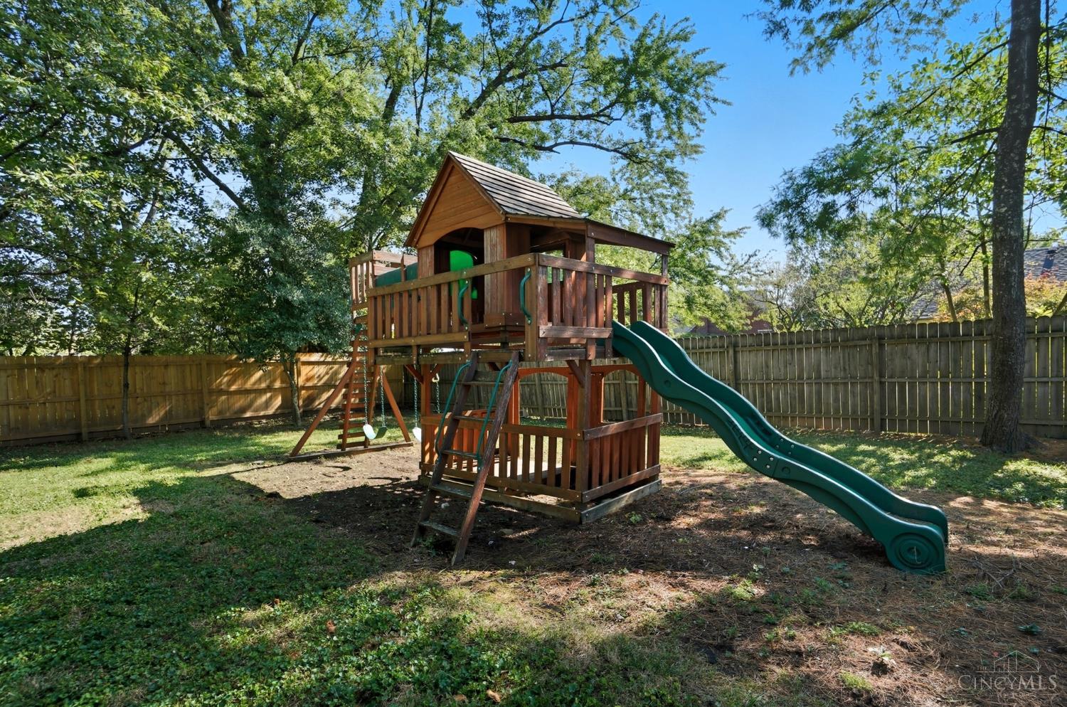 West Chester, Ohio 45069, United States, 3 Bedrooms Bedrooms, ,2 BathroomsBathrooms,Residential,Active,227170