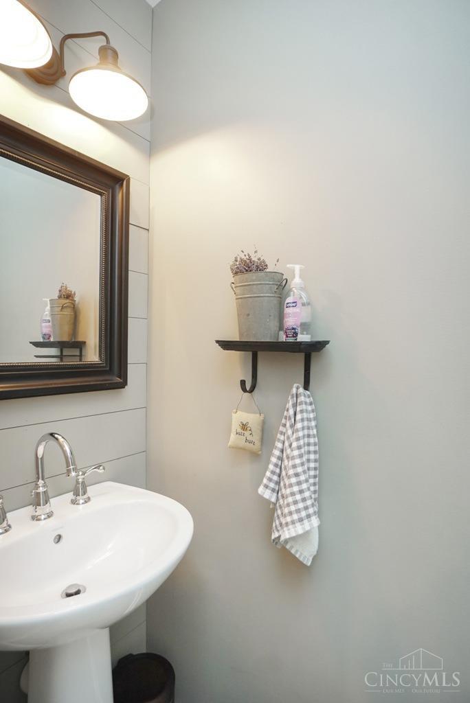 2112 Crossridge Drive, Batavia Twp, Ohio image 21