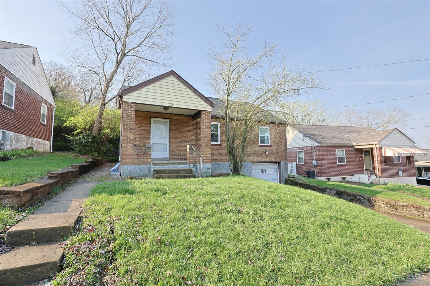 221 E Mechanic Street