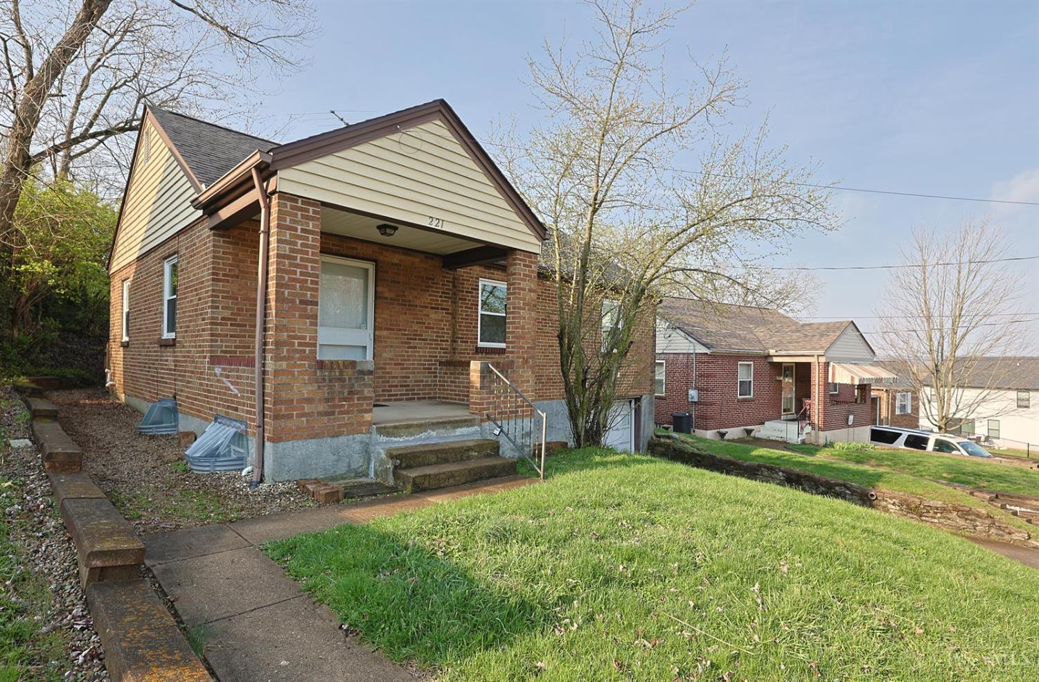 221 E Mechanic Street