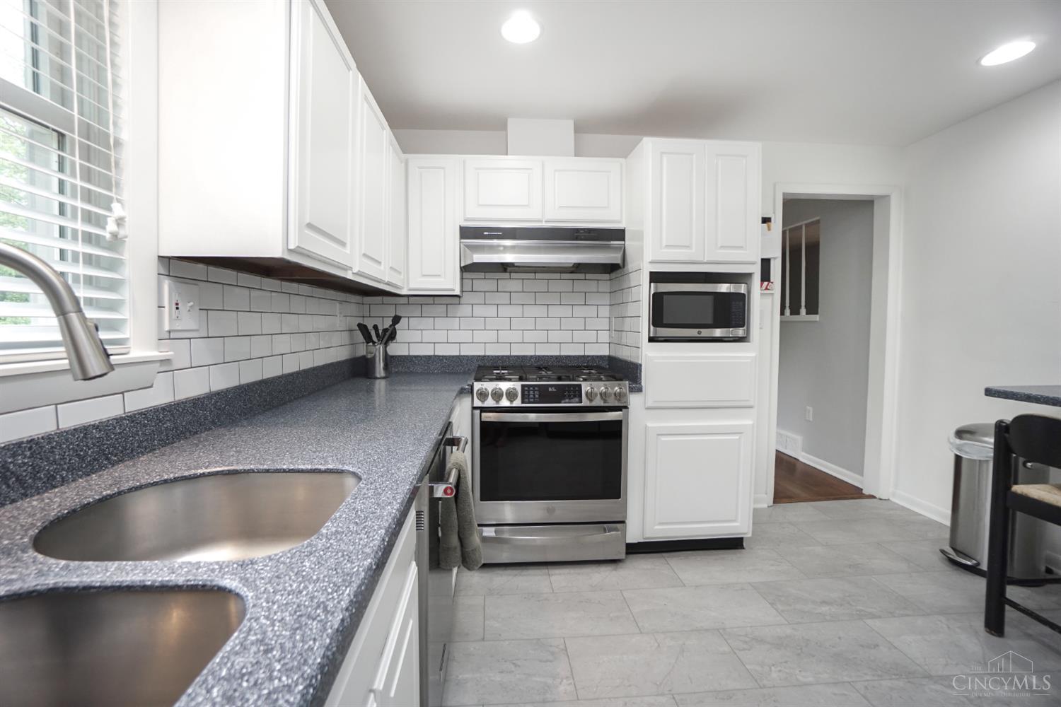 5626 Pleasant View Drive, Milford, Ohio image 14