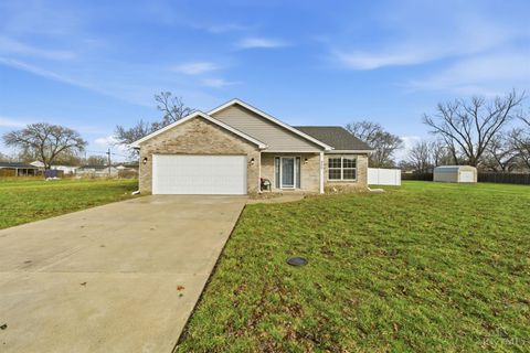 Photo of 426 Martin Court, Trenton, OH 45067 (MLS # 1865784)