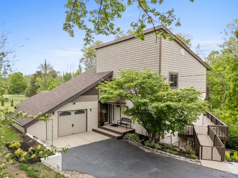 Photo of 7652 Terraqua Drive, West Chester, OH 45241 (MLS # 1877172)