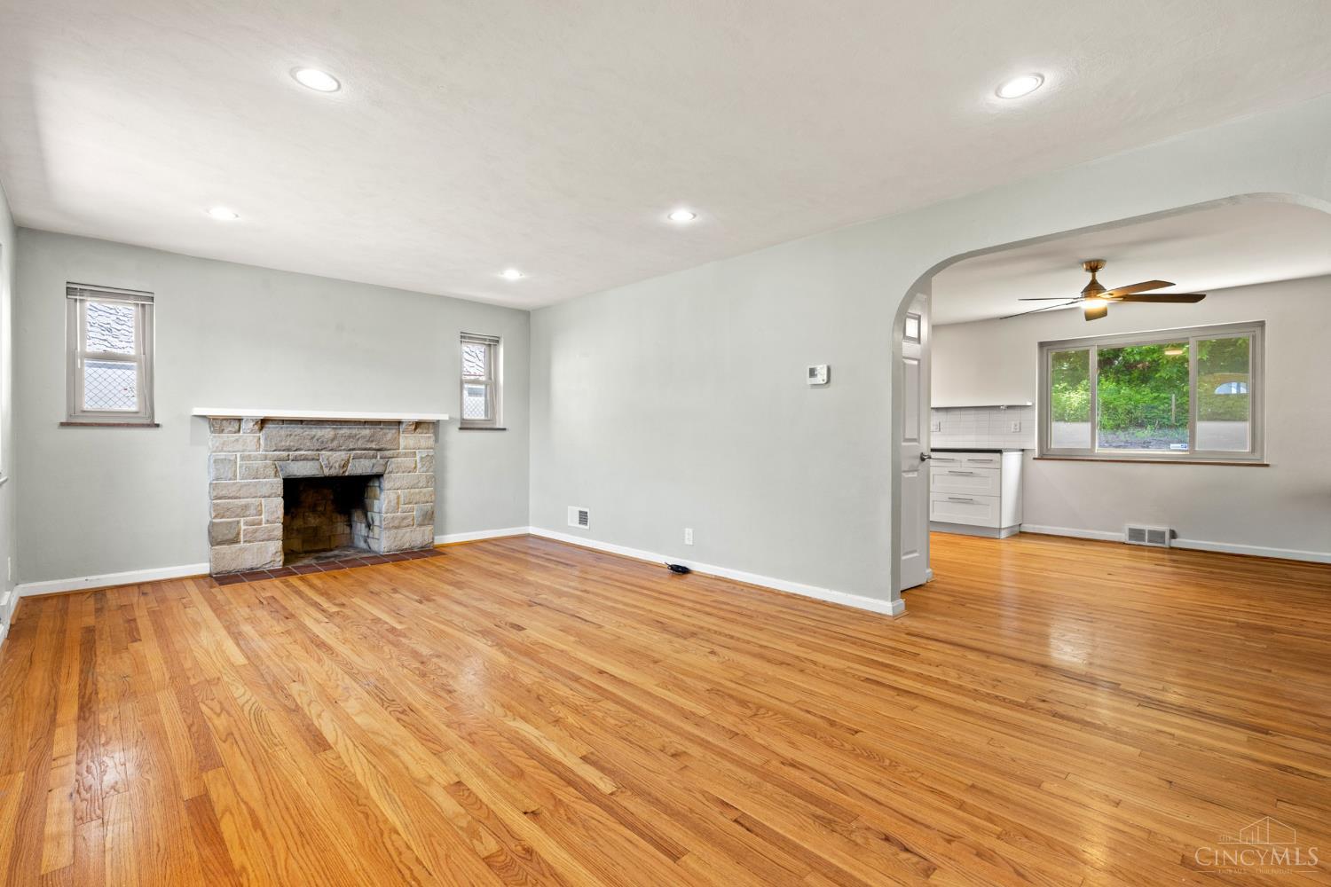 5758 Glengate Lane