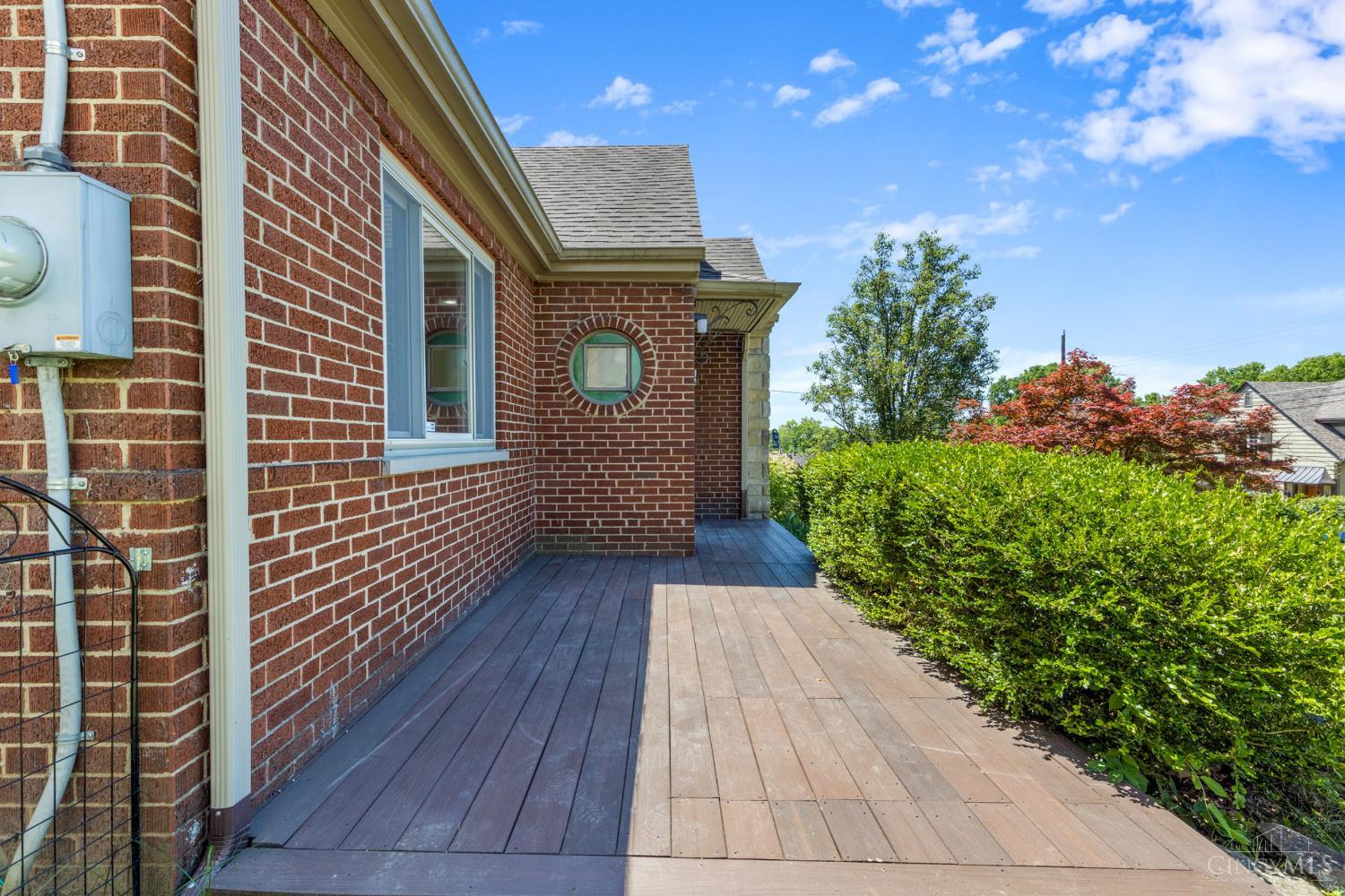5758 Glengate Lane
