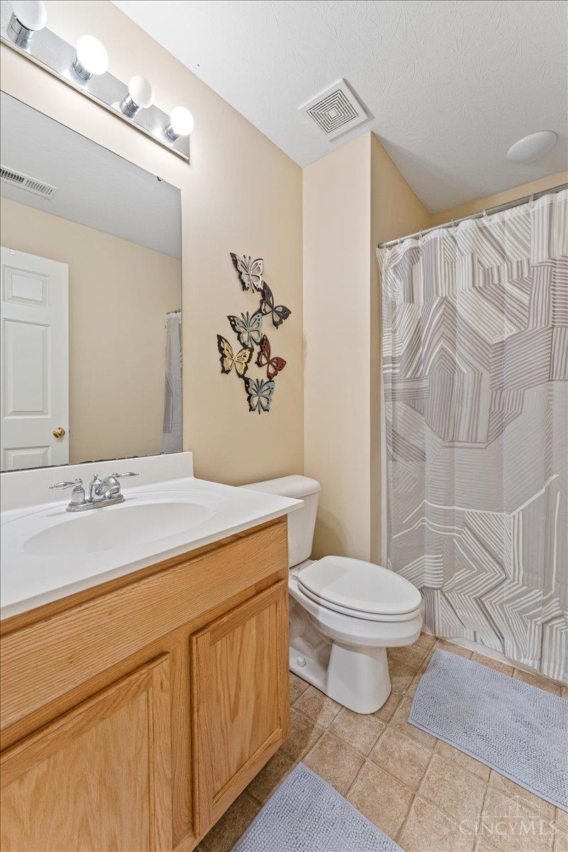 1422 Shawnee Run Drive, Hamilton Twp, Ohio image 33