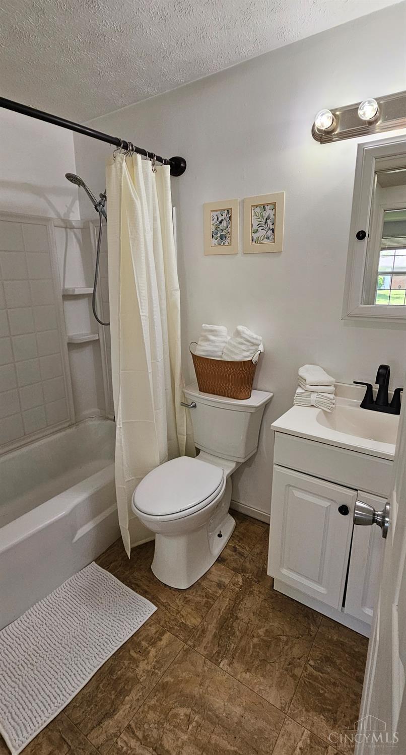 209 S Hillcrest Drive, Germantown, Ohio image 13
