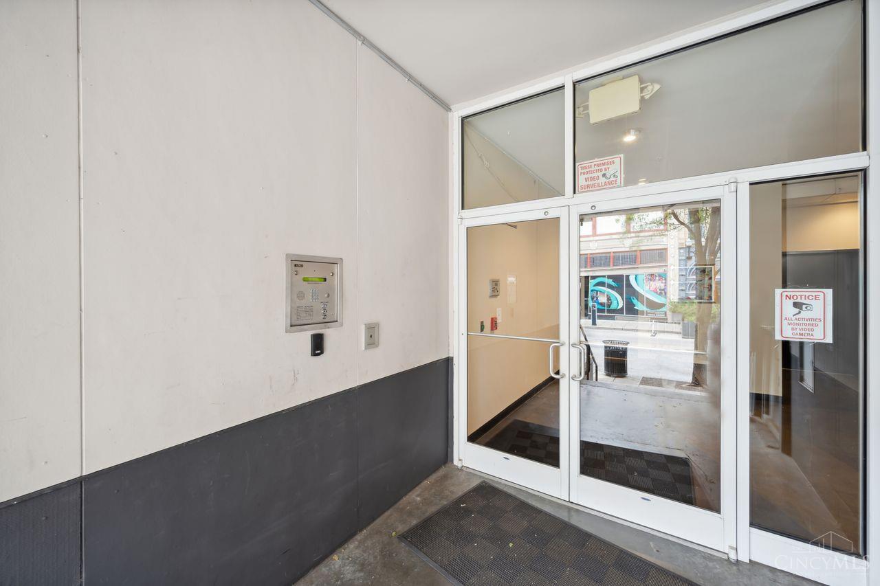 1150 Vine Street 15