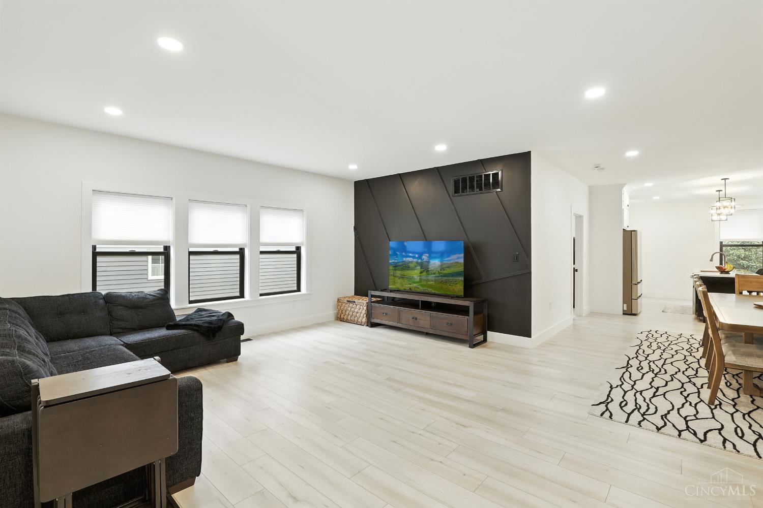 8303 Tidewater Court