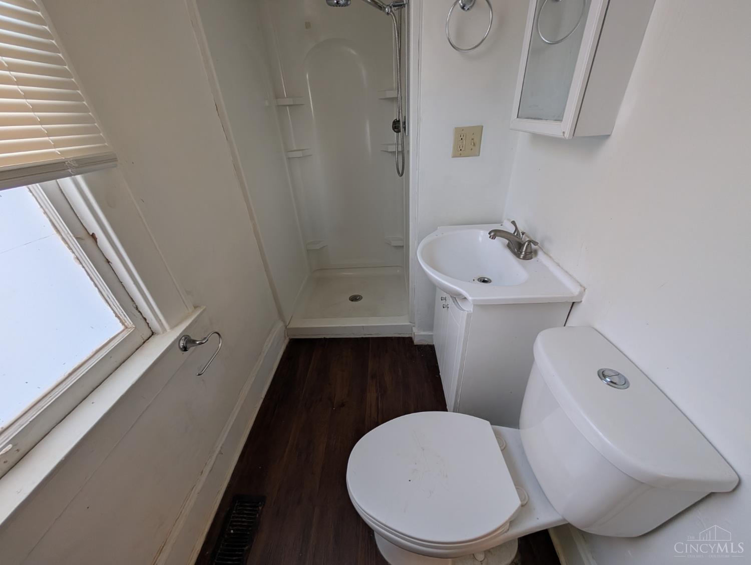 1833 Pleasant Avenue