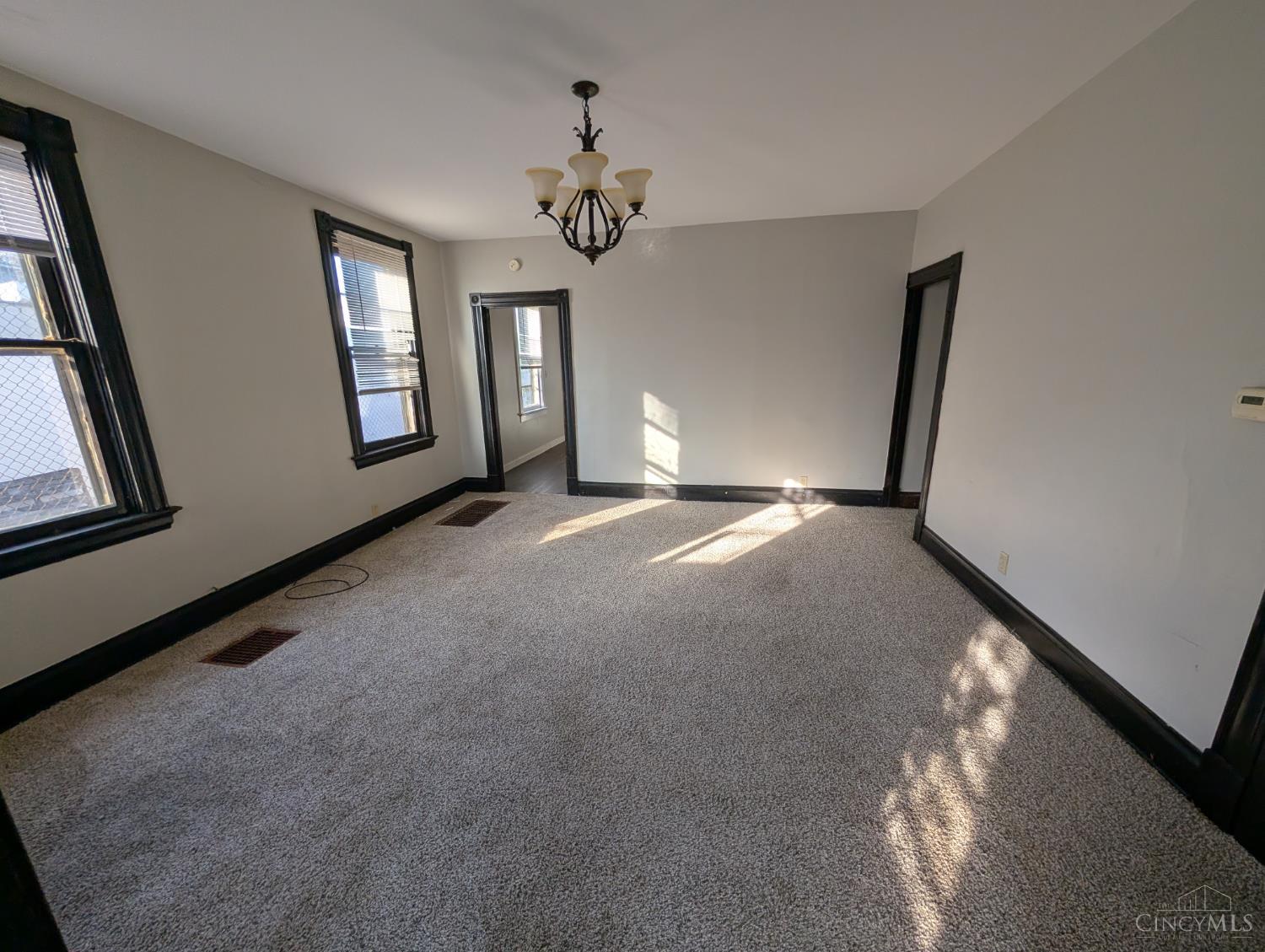 1833 Pleasant Avenue