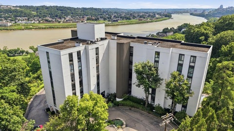 Condo For Rent - 415 Bond Place<br/> Cincinnati, OH 45206
