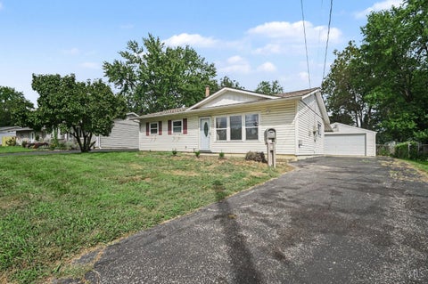 Photo of 1012 Bellwood Drive, Loveland, OH 45140 (MLS # 1894554)