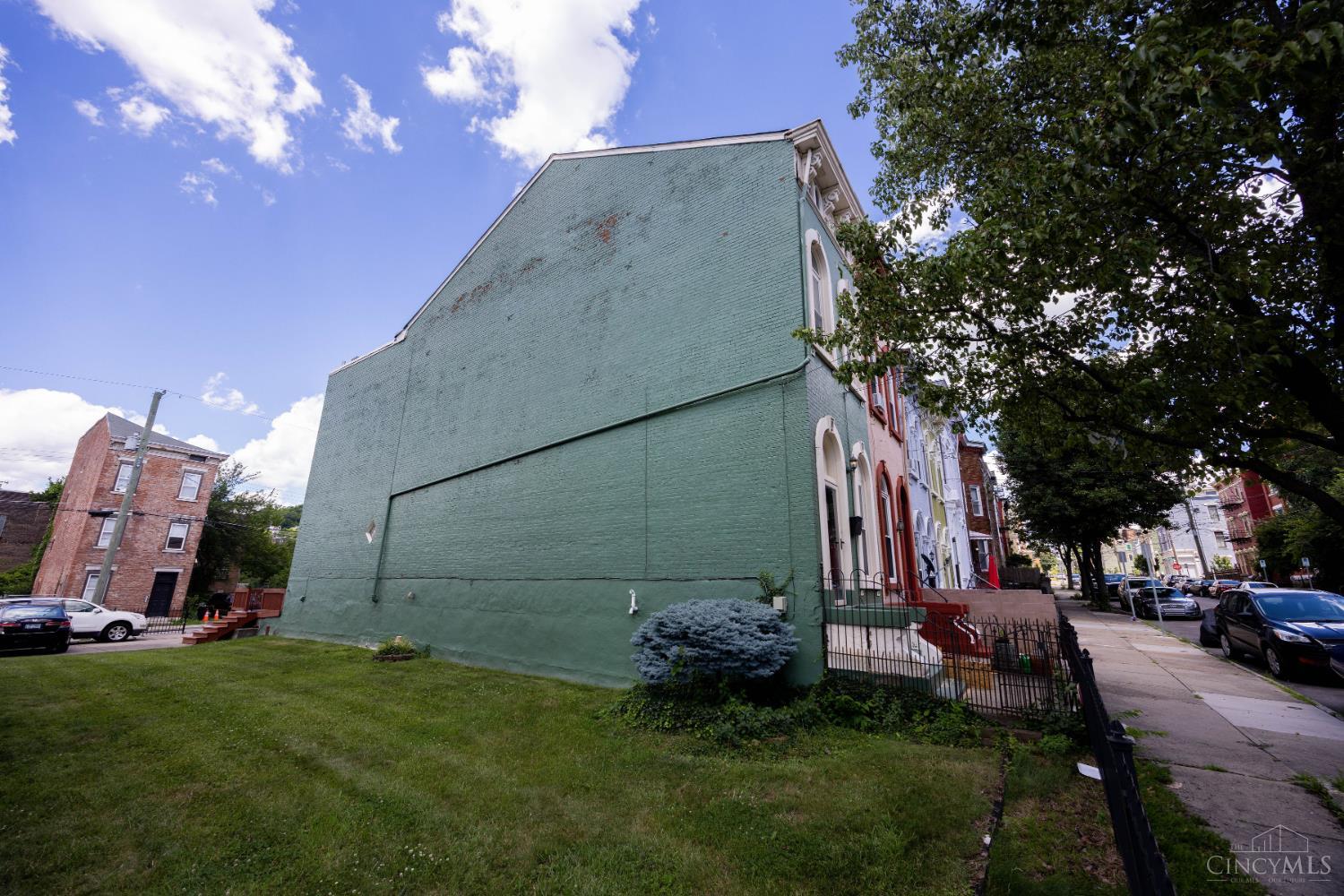 1128 Dayton Street