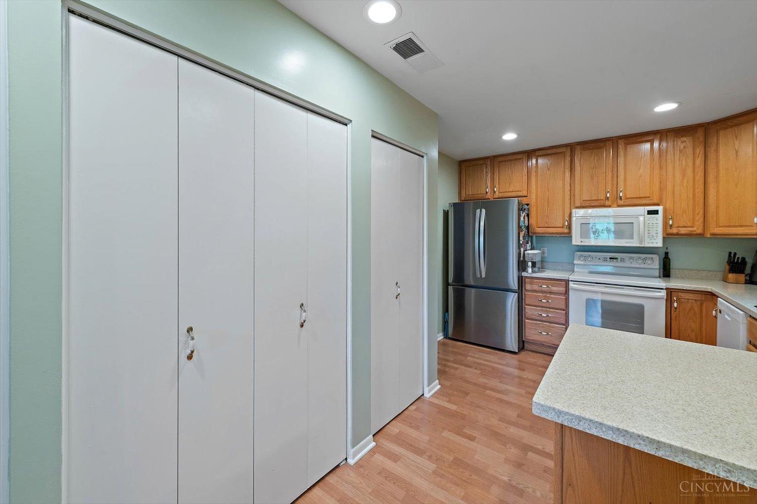 3543 Amberacres Drive #303W, Cincinnati, Ohio image 17