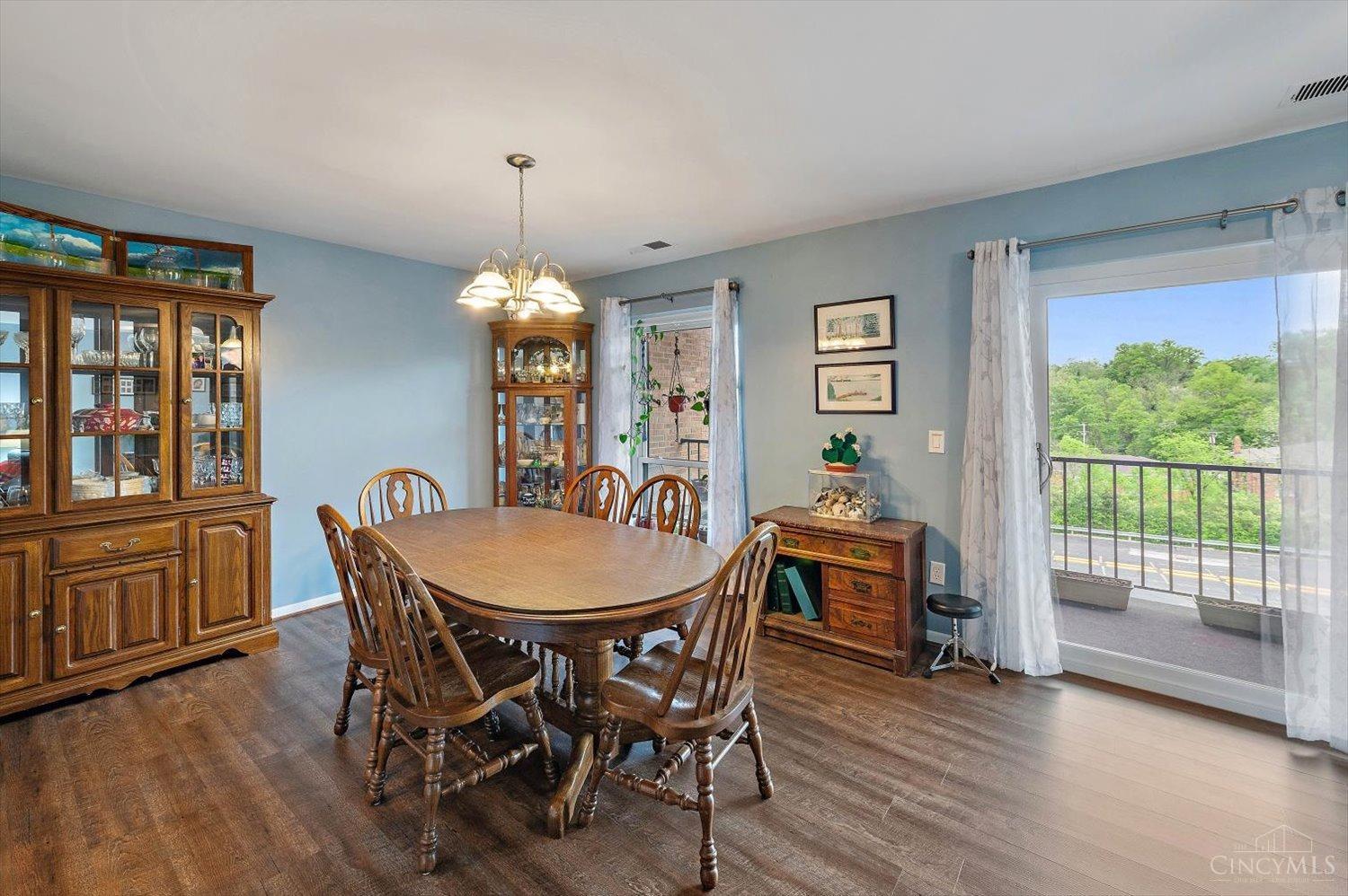 3543 Amberacres Drive #303W, Cincinnati, Ohio image 15