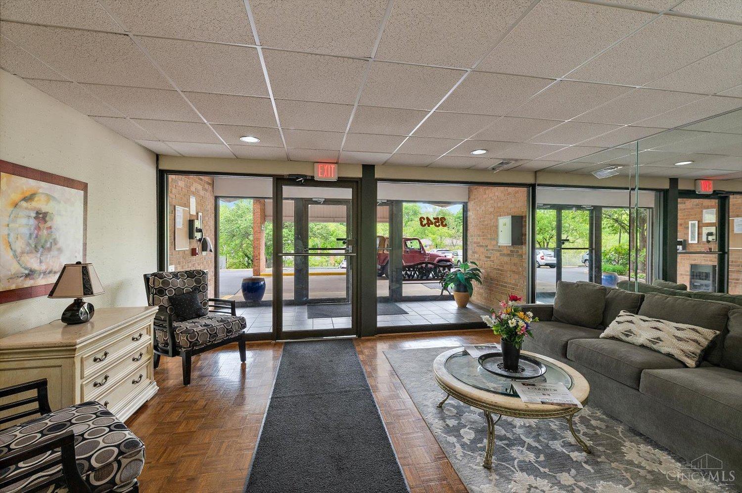 3543 Amberacres Drive #303W, Cincinnati, Ohio image 6