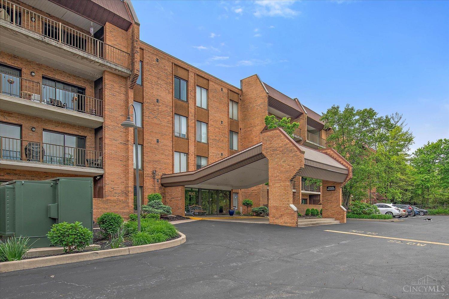 3543 Amberacres Drive #303W, Cincinnati, Ohio image 1