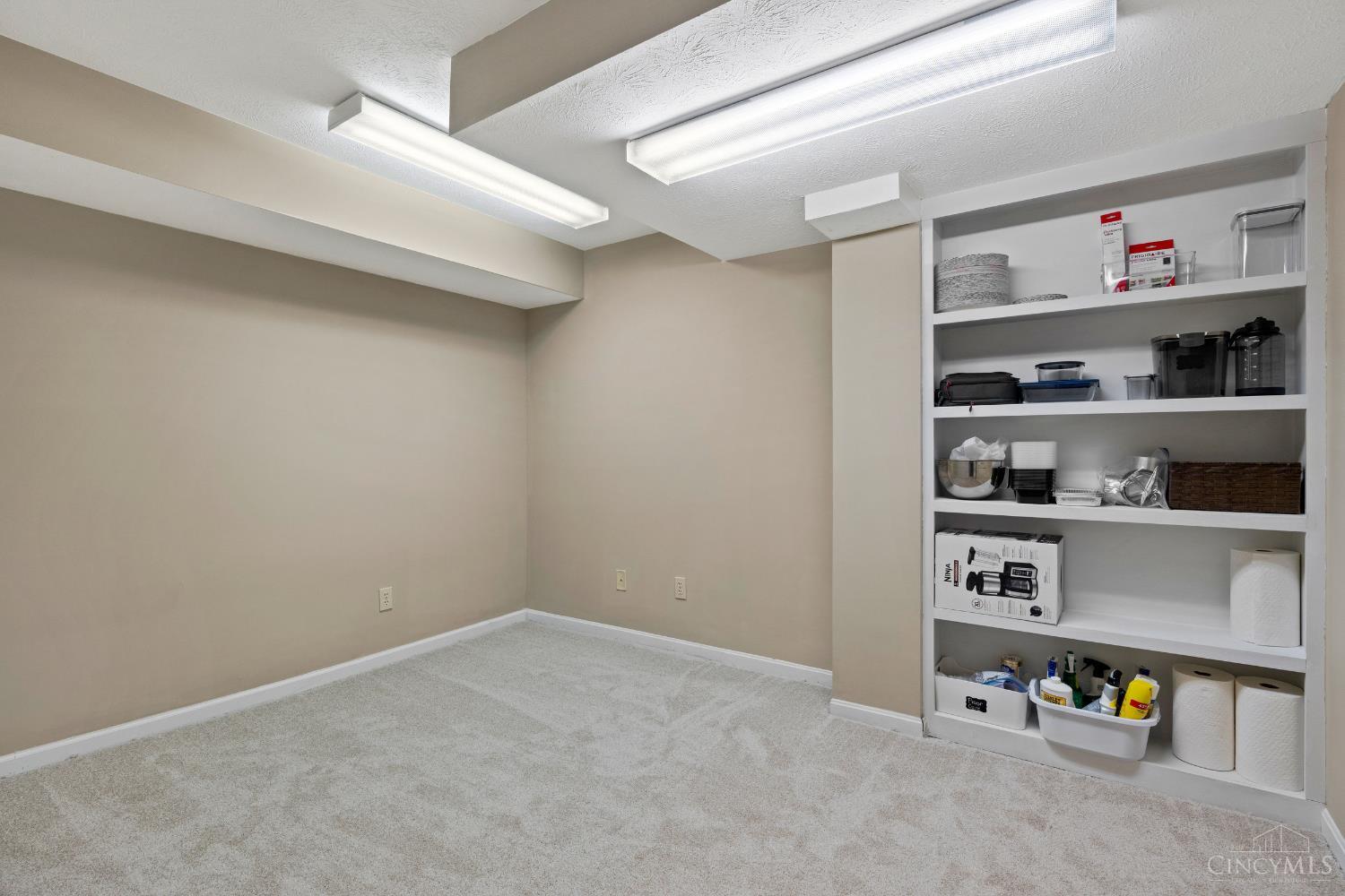 8032 Lancelot Drive, Anderson Twp, Ohio image 33