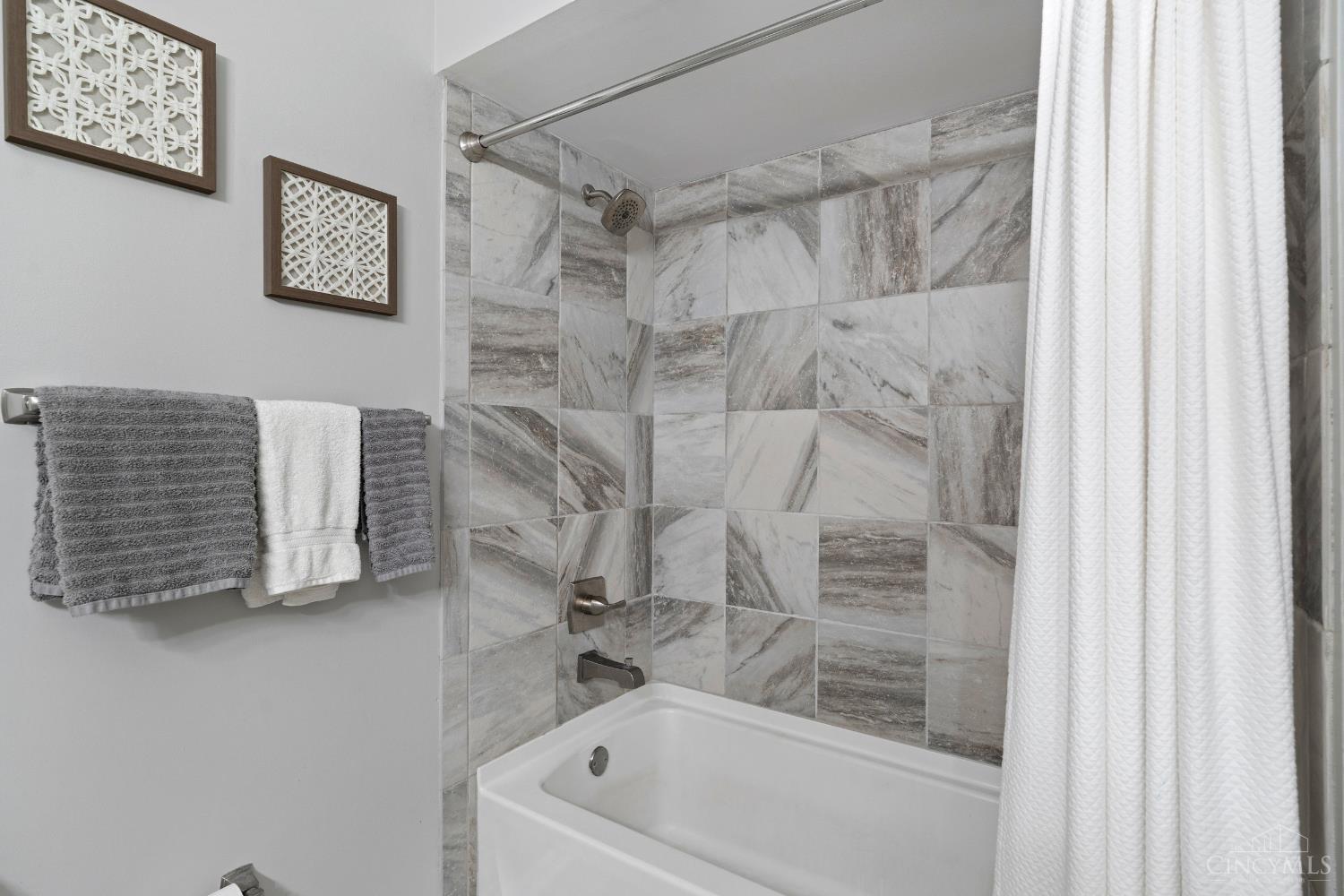 8032 Lancelot Drive, Anderson Twp, Ohio image 22