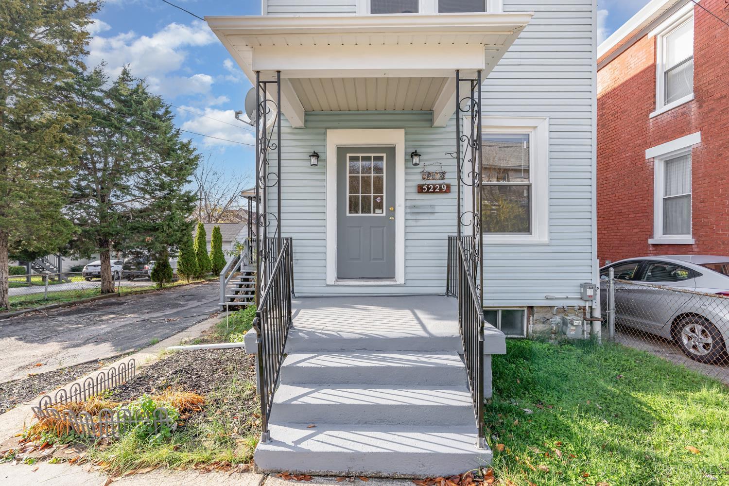 5229 Globe Avenue