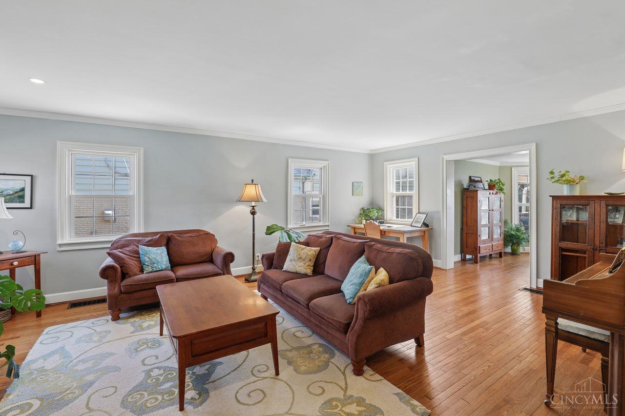 3817 Davenant Avenue