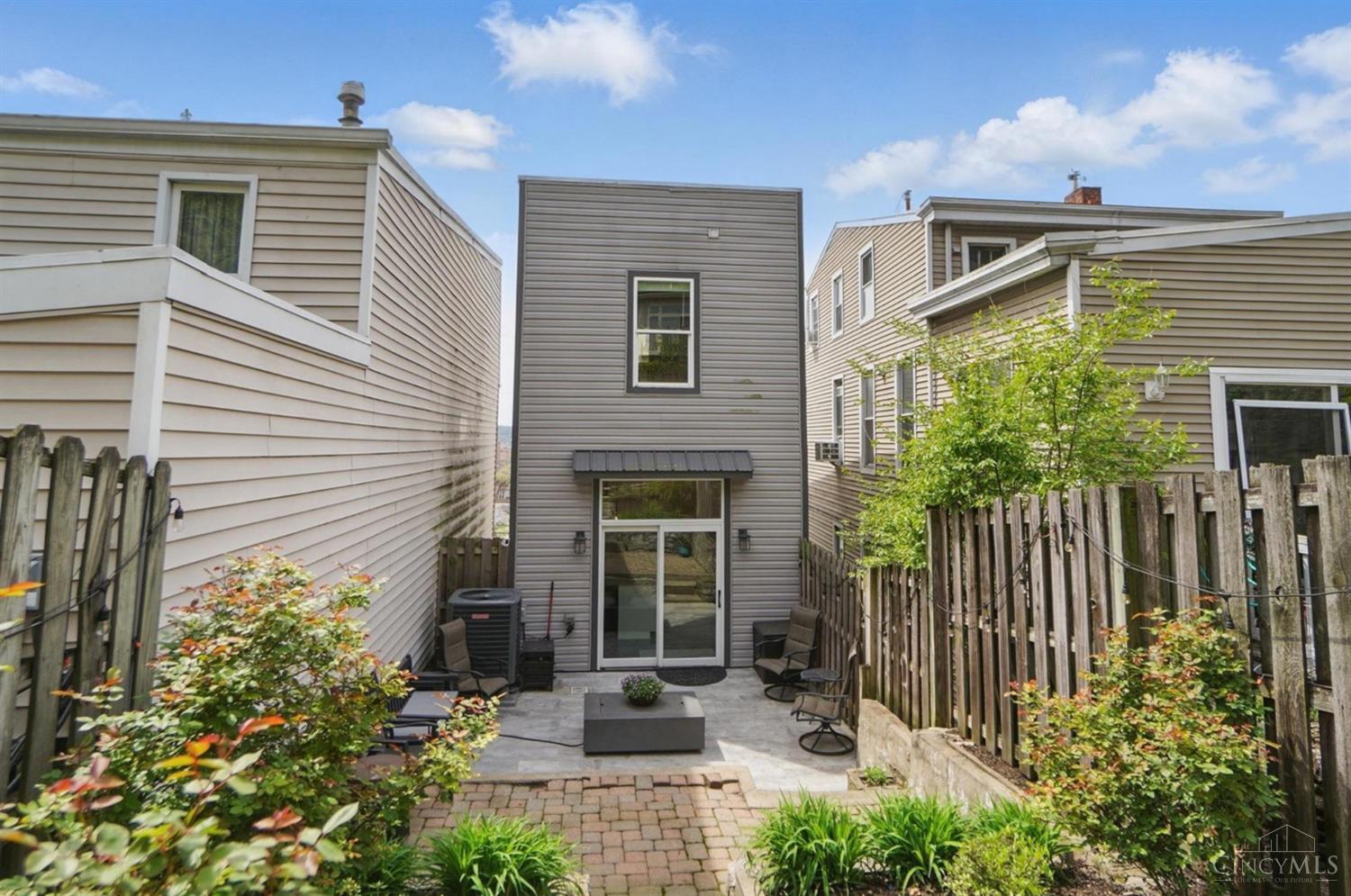 Cincinnati, Ohio 45214, United States, 2 Bedrooms Bedrooms, ,2 BathroomsBathrooms,Residential,Active,116040