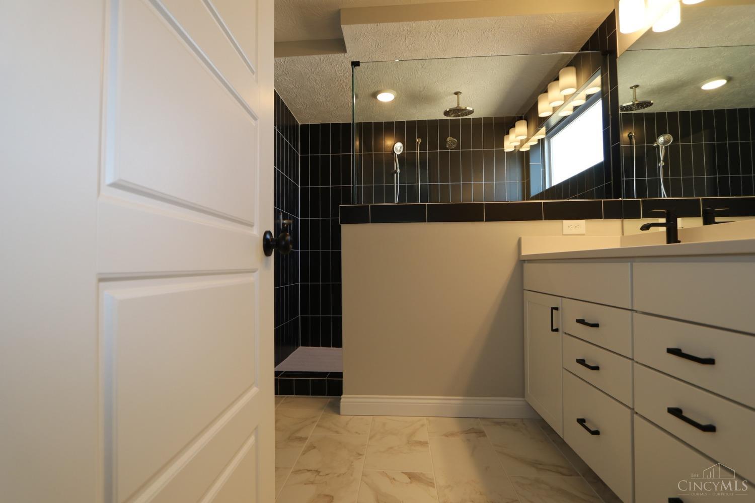 8180 Jade Court #112, West Chester, Ohio image 37