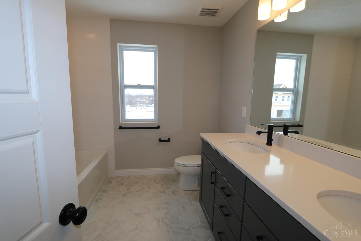 8180 Jade Court #112, West Chester, Ohio image 42
