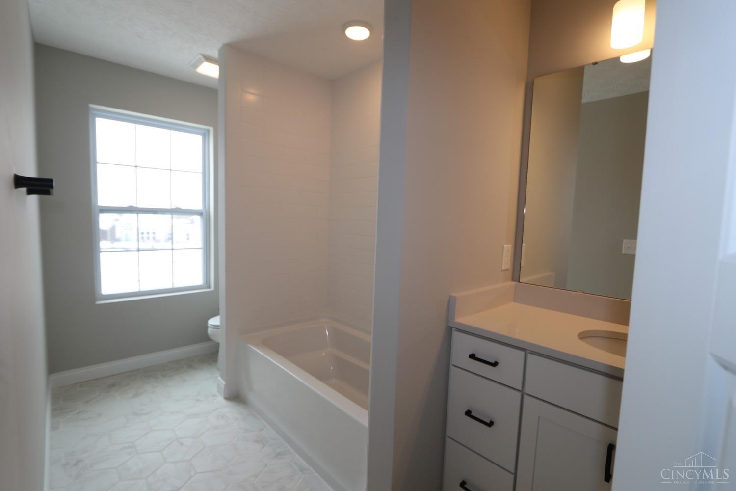 8180 Jade Court #112, West Chester, Ohio image 46