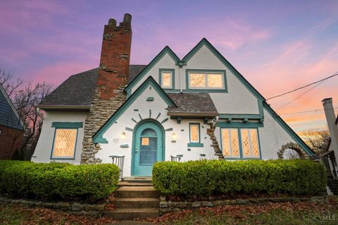 Photo of 1352 Westminster Drive, Cincinnati, OH 45229 (MLS # 1870404)