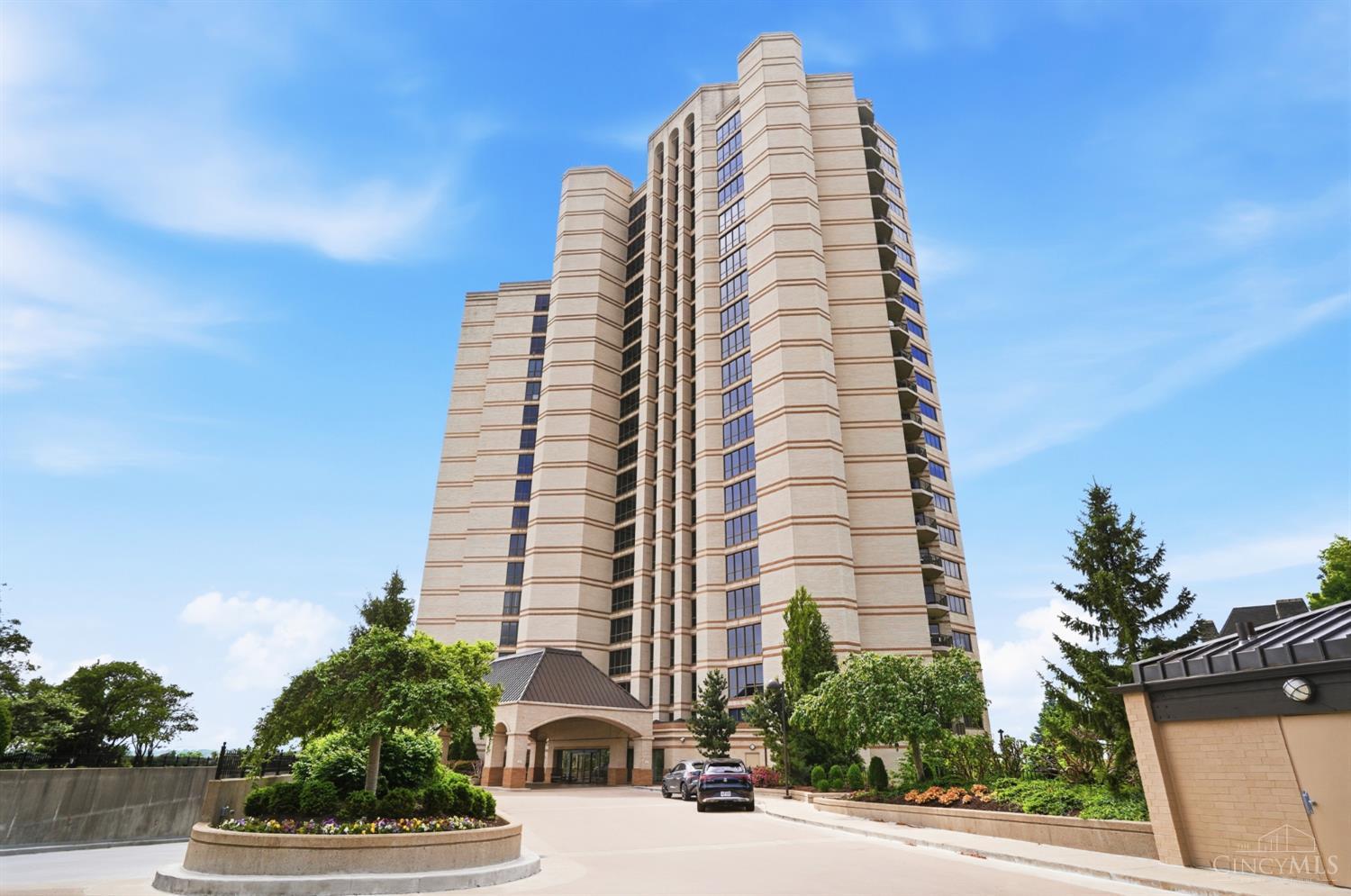 1201 Edgecliff Place 1192