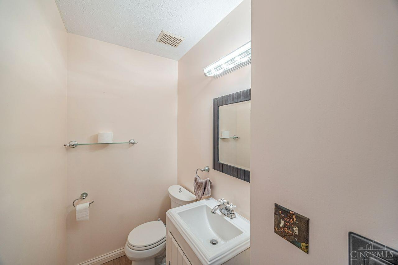 10709 Shadowcrest Court, Montgomery, Ohio image 38