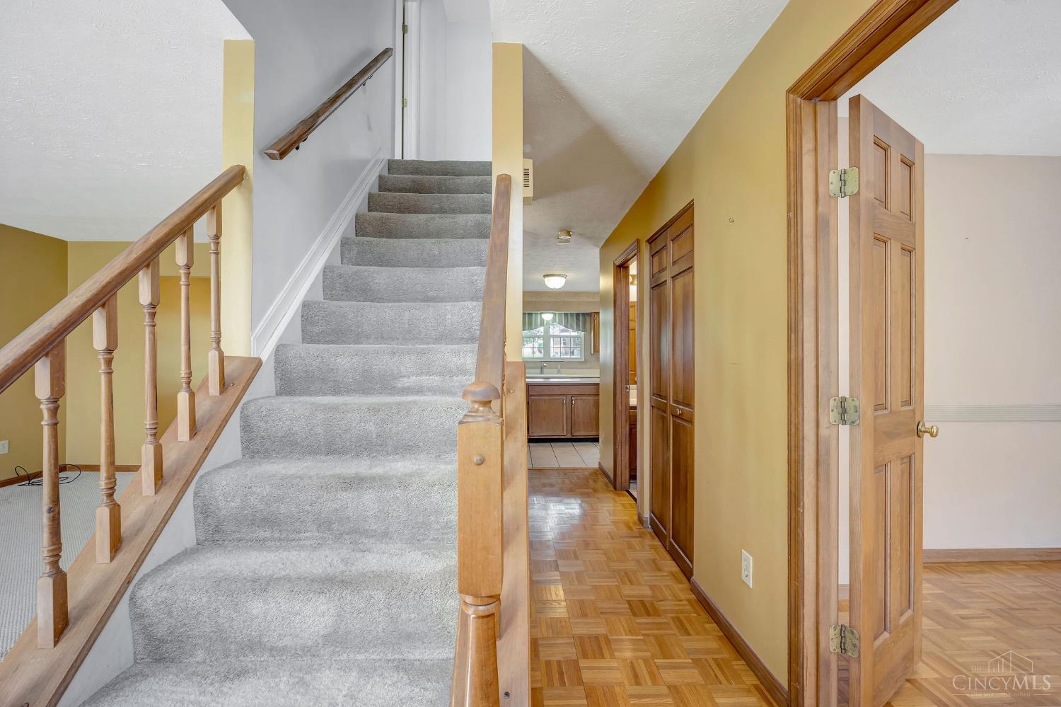 5526 Deervalley Court