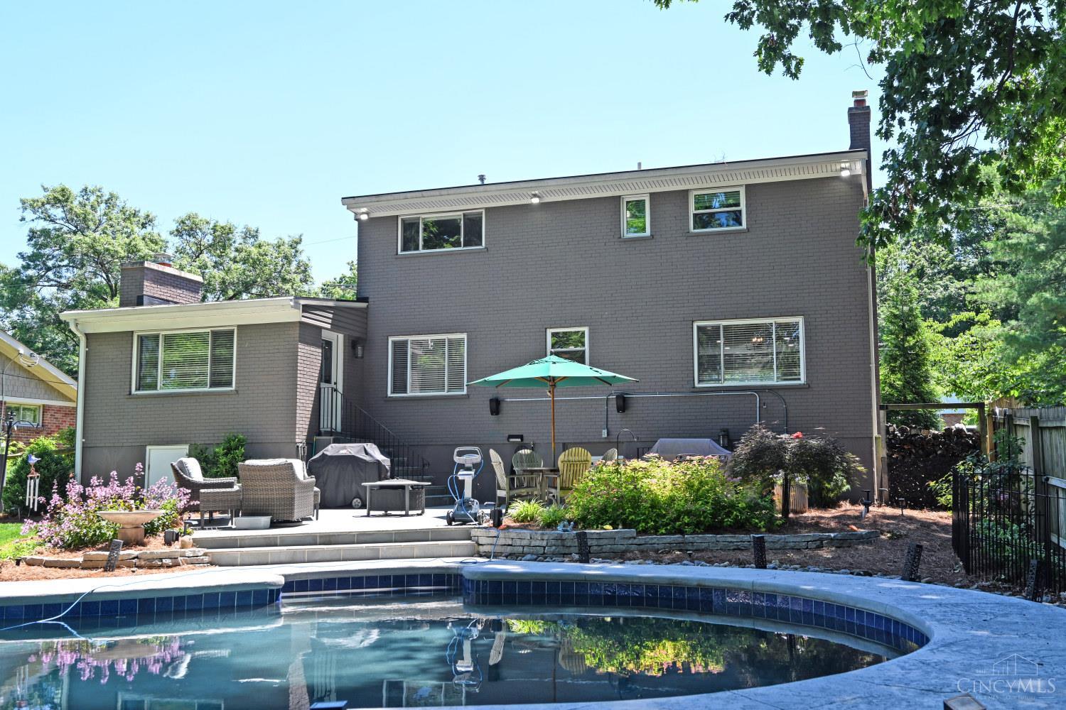 8989 Paw Paw Lane