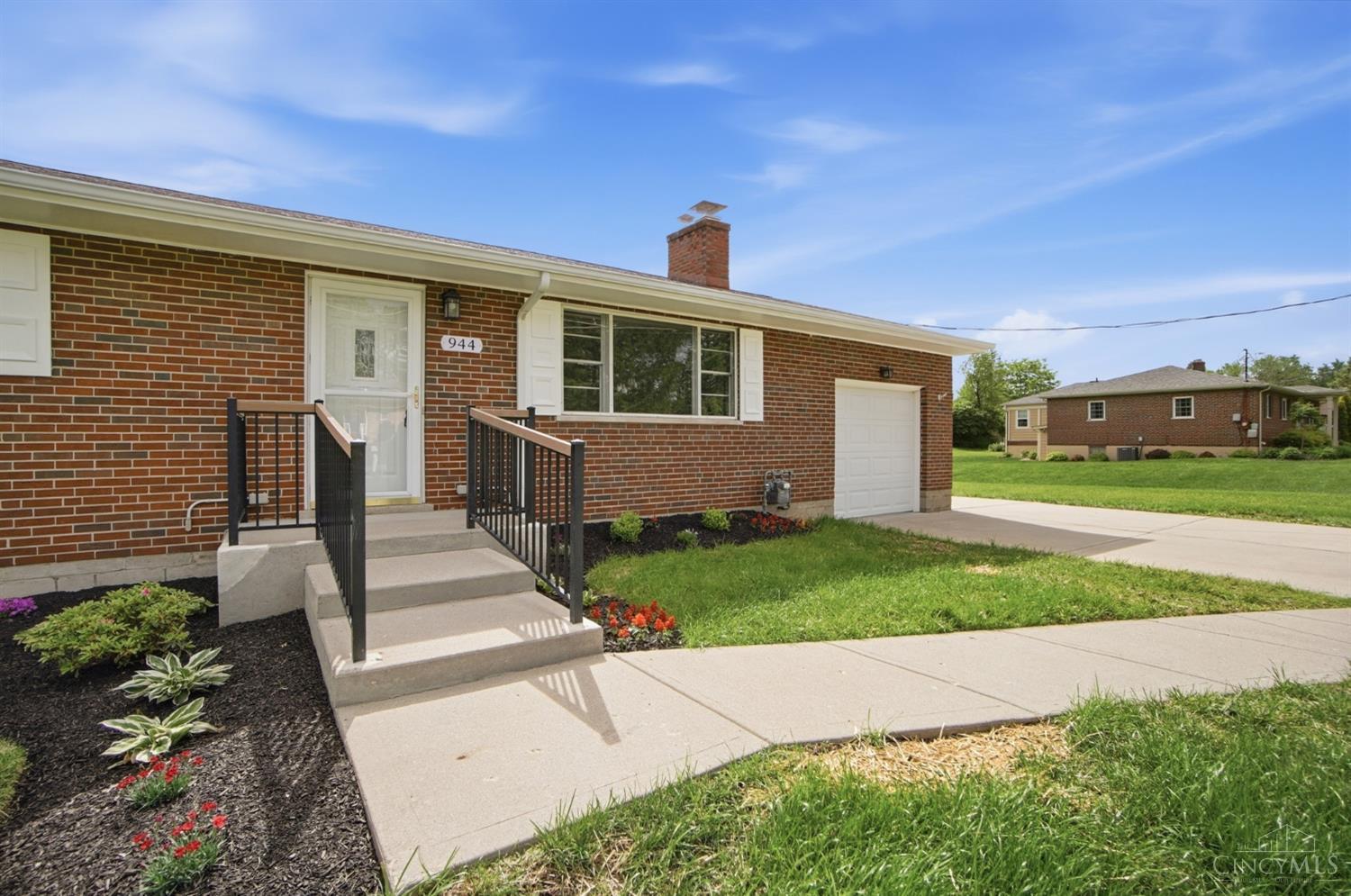 944 Indianwood Drive