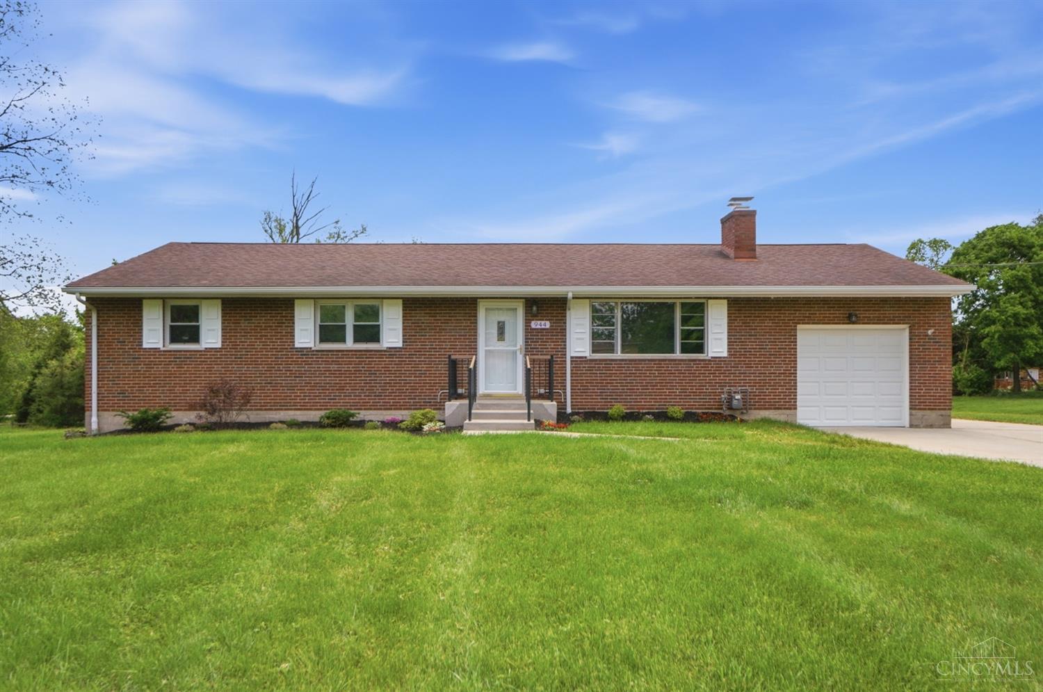 944 Indianwood Drive