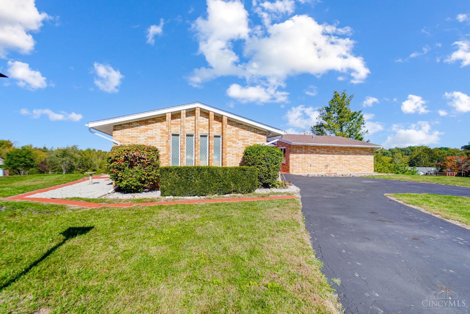 7580 Lakota Hills Drive, West Chester, Ohio image 3