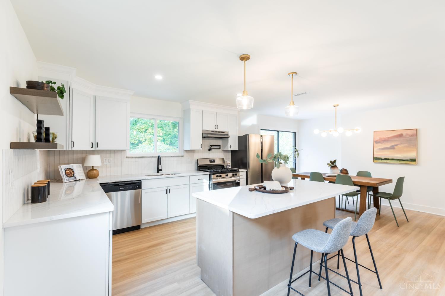 954 Hollytree Drive