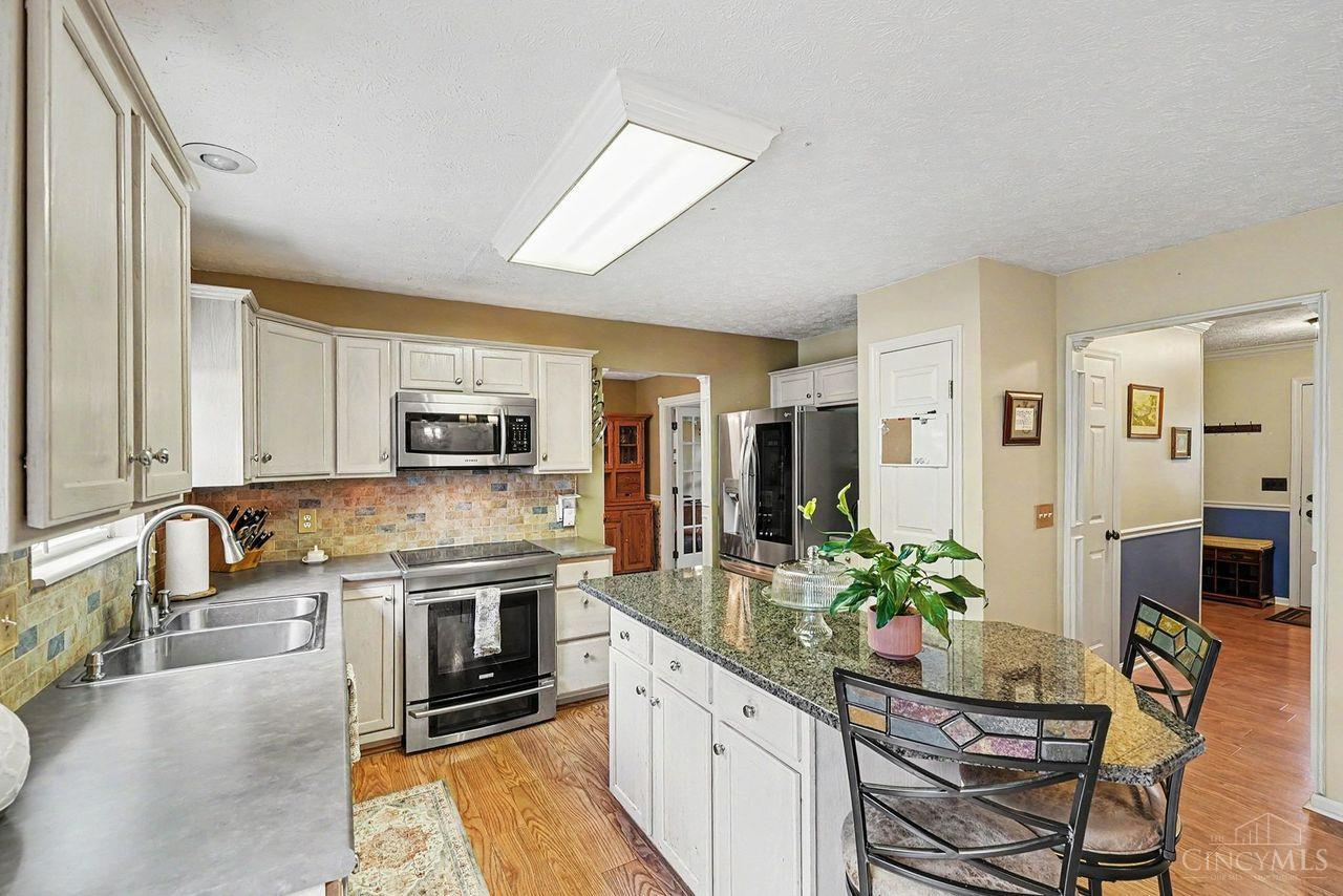 6357 Maple Grove