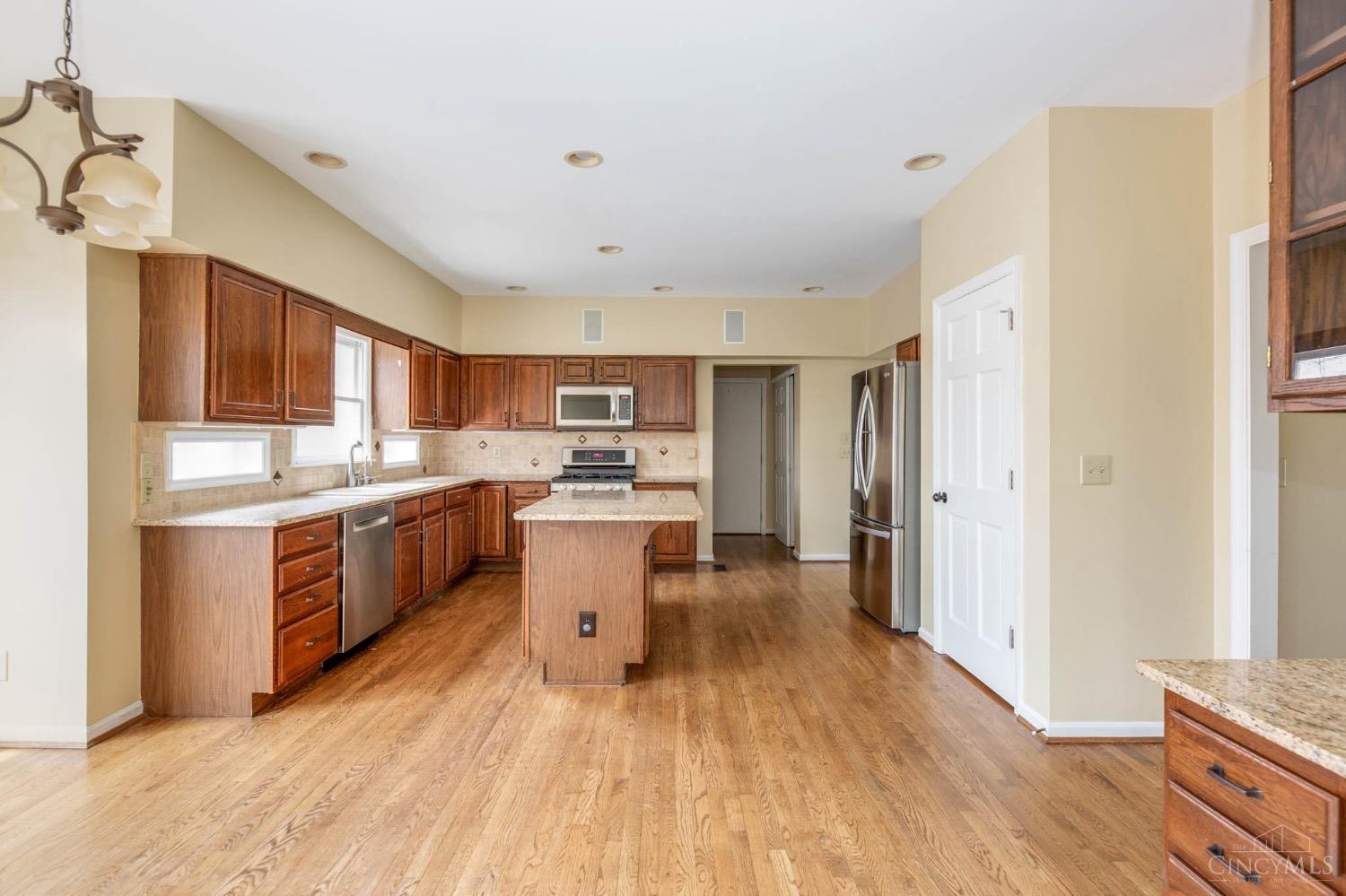 10931 E Allenhurst Boulevard, Blue Ash, Ohio image 13