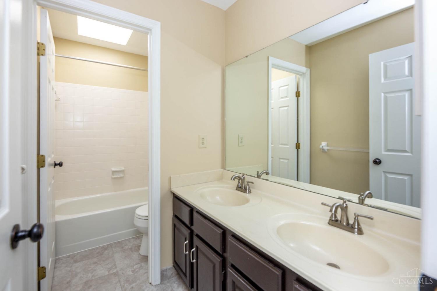 10931 E Allenhurst Boulevard, Blue Ash, Ohio image 22