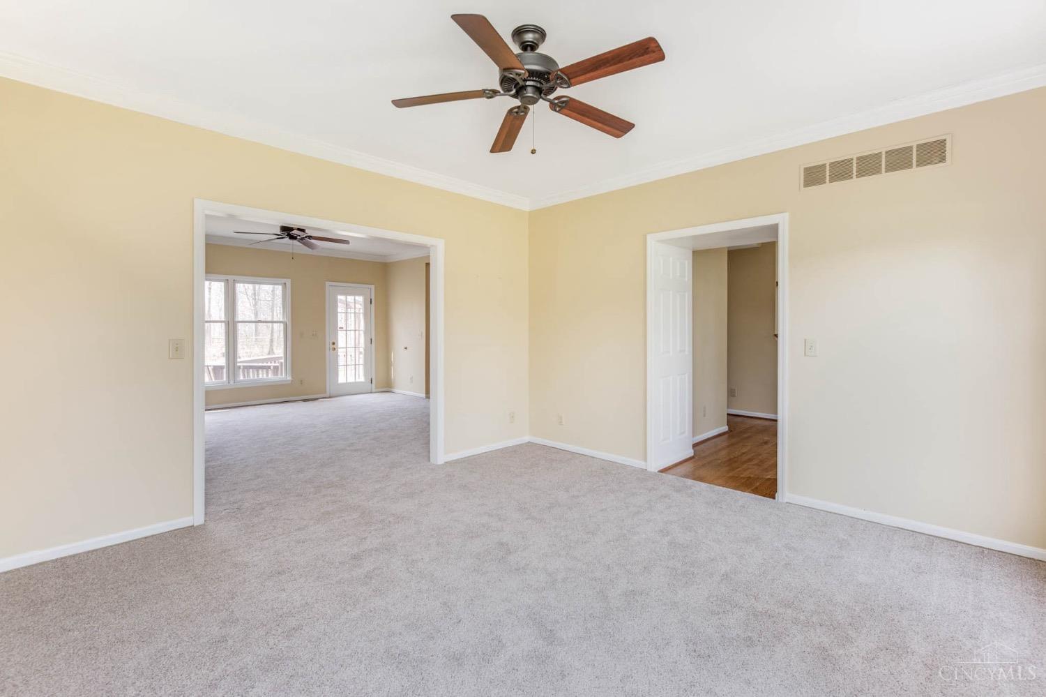 10931 E Allenhurst Boulevard, Blue Ash, Ohio image 8